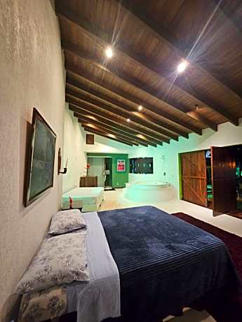 Queen Suite with Spa Bath