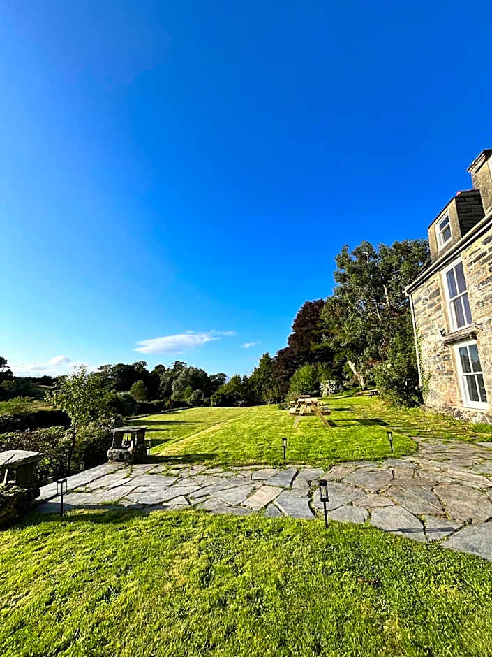 Maes Y Neuadd Country House