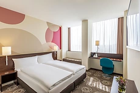 Standard Apartment with Queen Bed