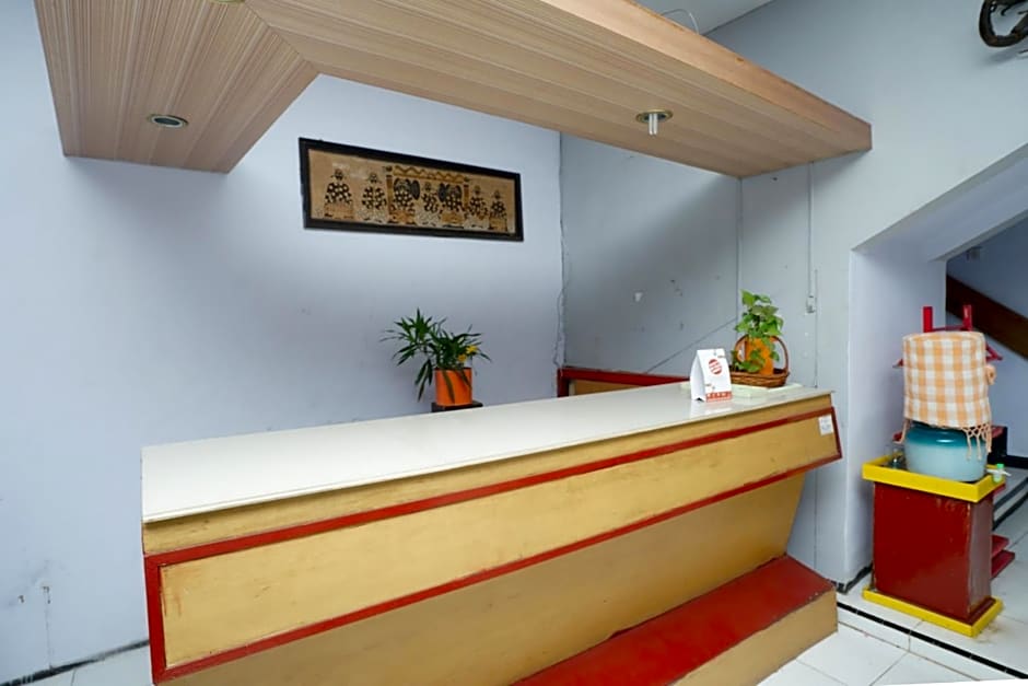 OYO 2003 Female Guest House