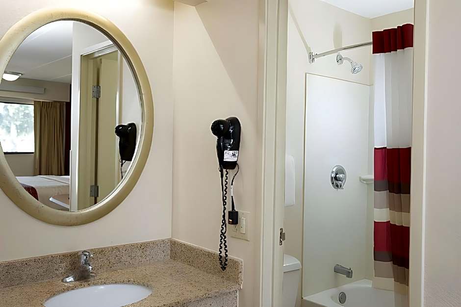 Red Roof Inn Cincinnati Northeast - Blue Ash