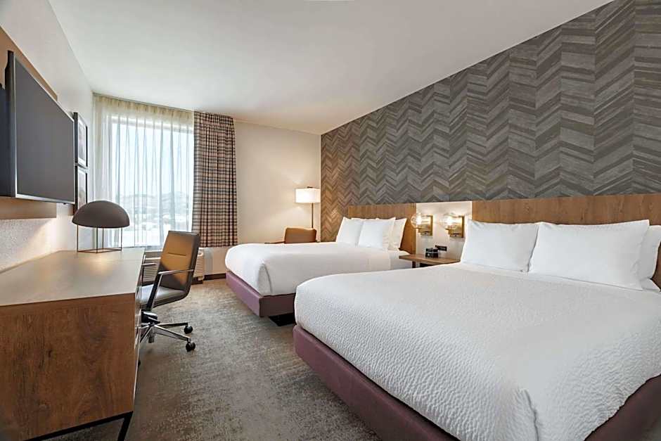 La Quinta Inn & Suites by Wyndham Santa Rosa Sonoma