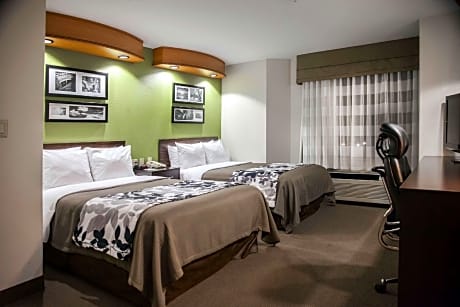 2 Double Beds Nonsmoking