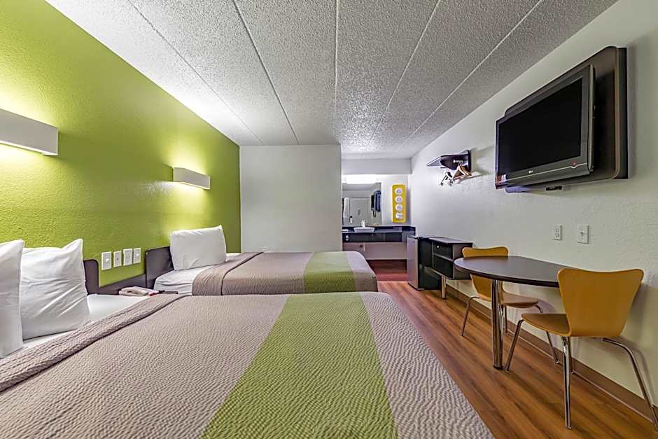 Days Inn by Wyndham Cincinnati I-71