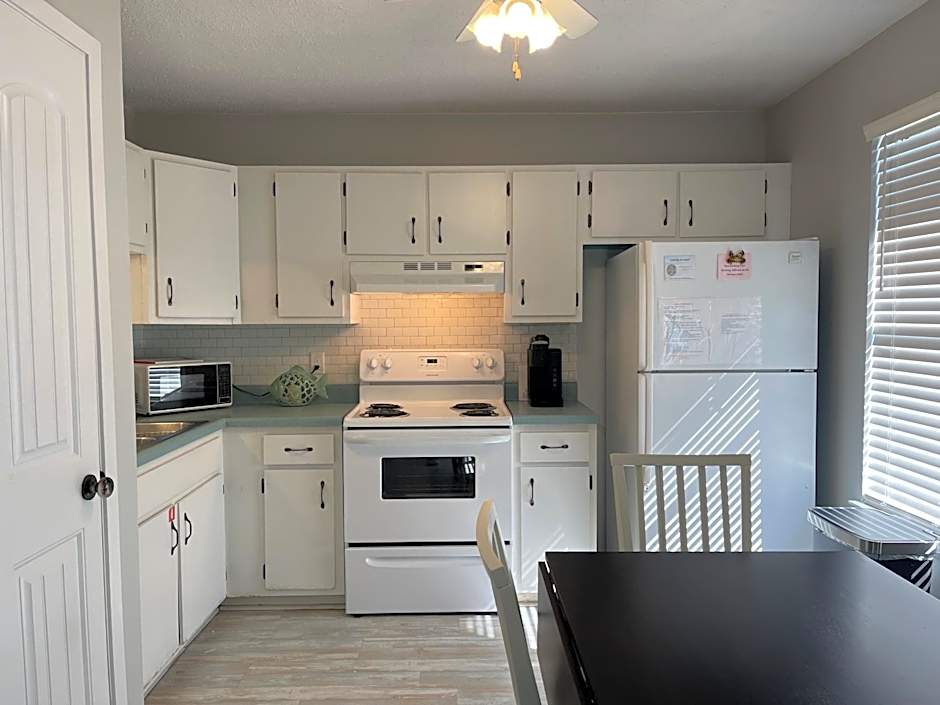 Ocean Breeze - Beautiful Condo & Pet Friendly