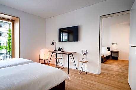 Deluxe Family Room