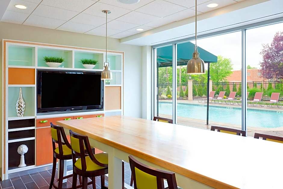 Holiday Inn Clark - Newark By IHG