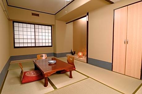 Japanese-Style Family Room