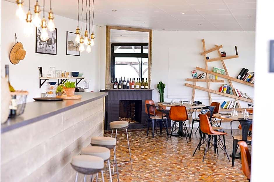 Single Fin Hotel & Lodge