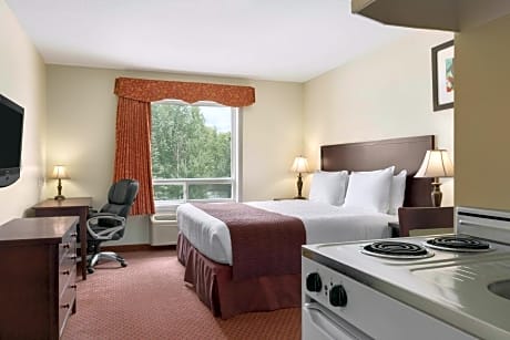 1 King Bed Mobility Accessible Room Non-Smoking