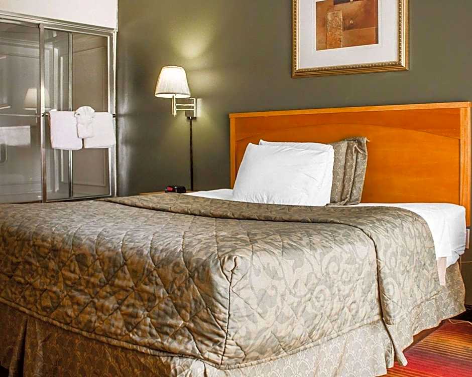 Rodeway Inn Huntington Station