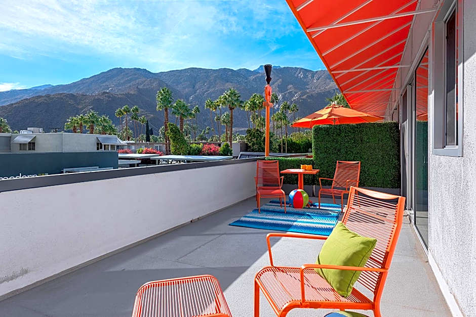 The Twist Palm Springs