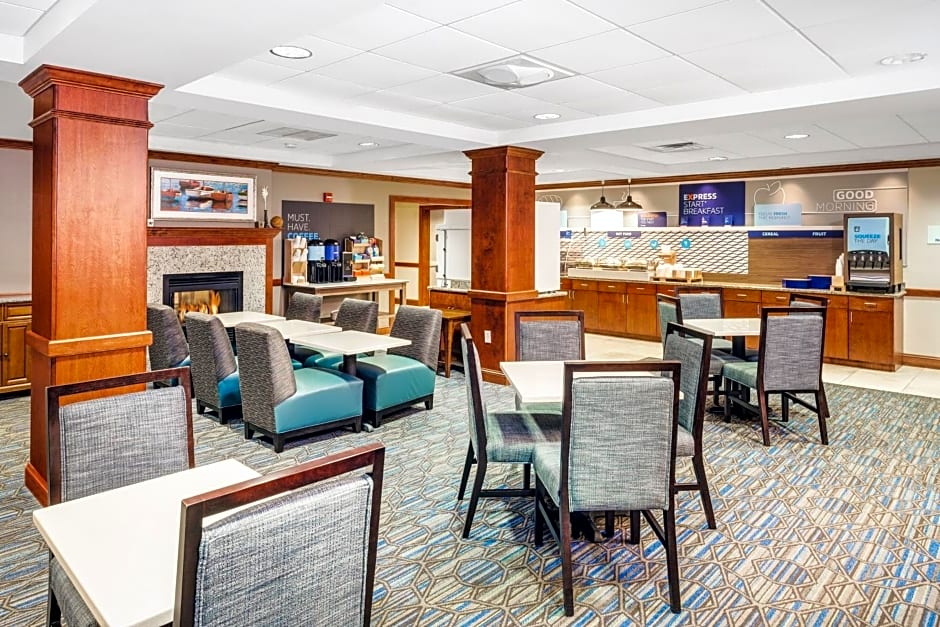 Holiday Inn Express Hotel & Suites Hampton South-Seabrook, an IHG Hotel