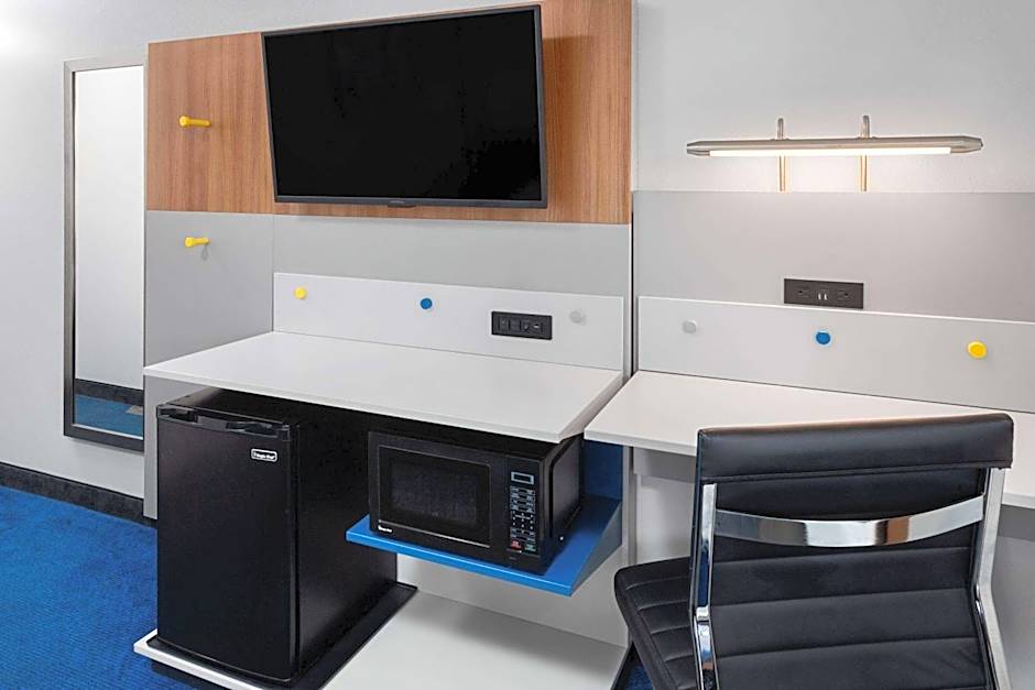 Microtel Inn & Suites by Wyndham Janesville