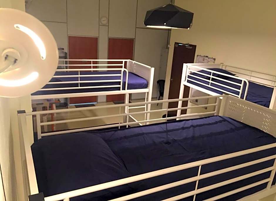 Vloft Backpackers Hostel