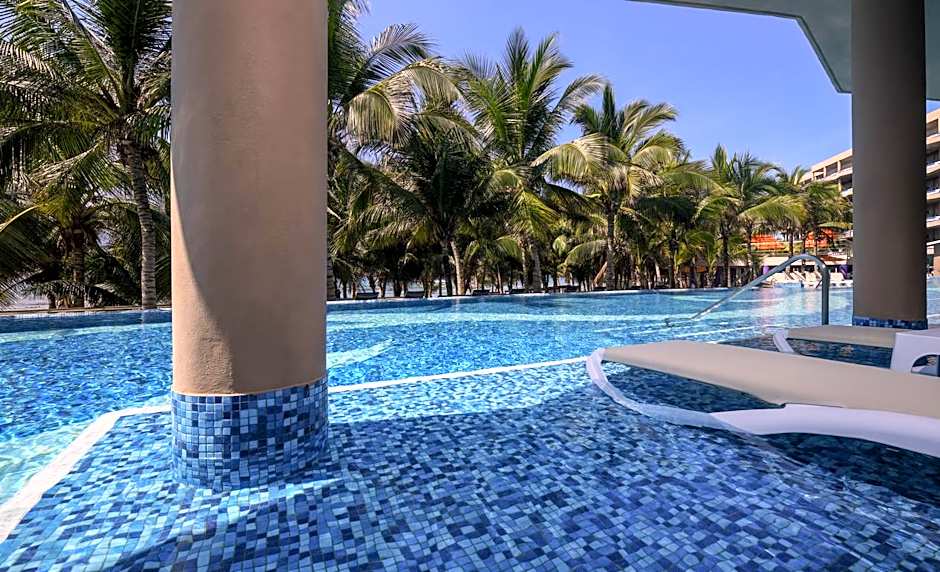 El Dorado Seaside Suites - Catamaran Cenote & More Inclusive- Adults Only