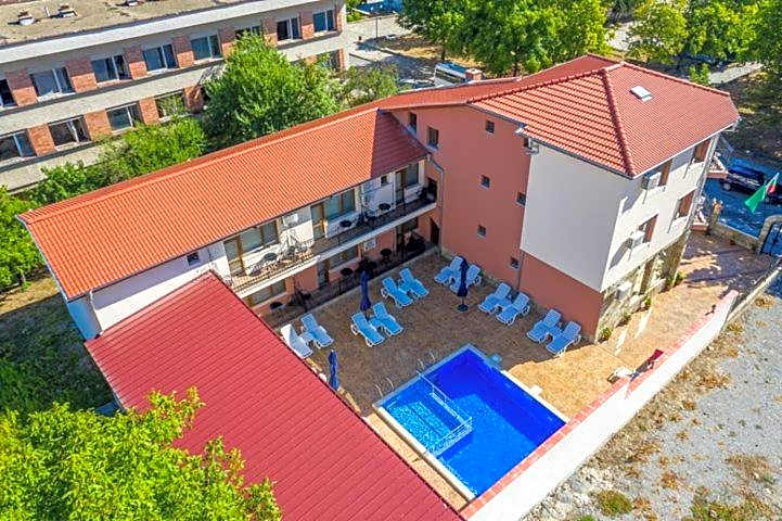 Family Hotel Preslav