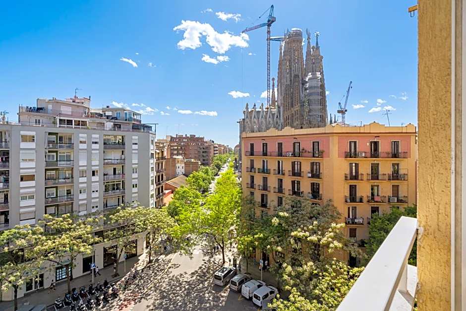 Stylish 4br City View Apt Near Sagrada Familia