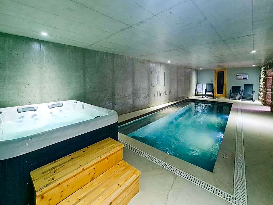 Casa d'Henrique Retreat Pool and Spa