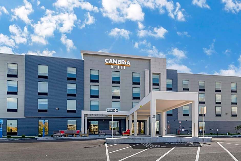 Cambria Hotel & Suites Plymouth