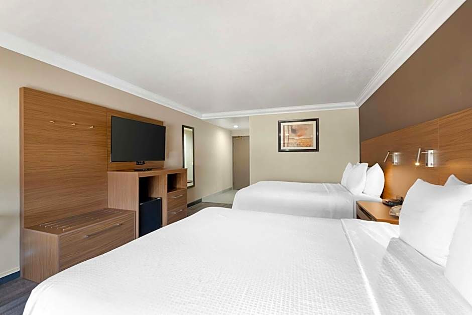 Best Western Plus Newport Mesa Inn