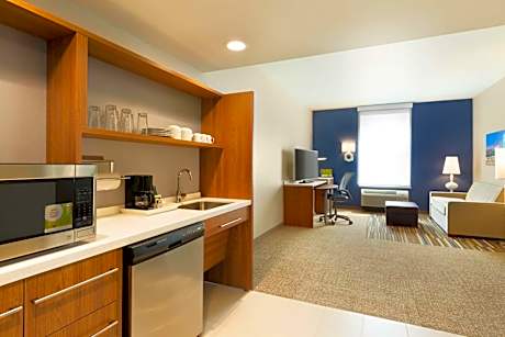 Queen Suite - Hearing Access/Non-Smoking
