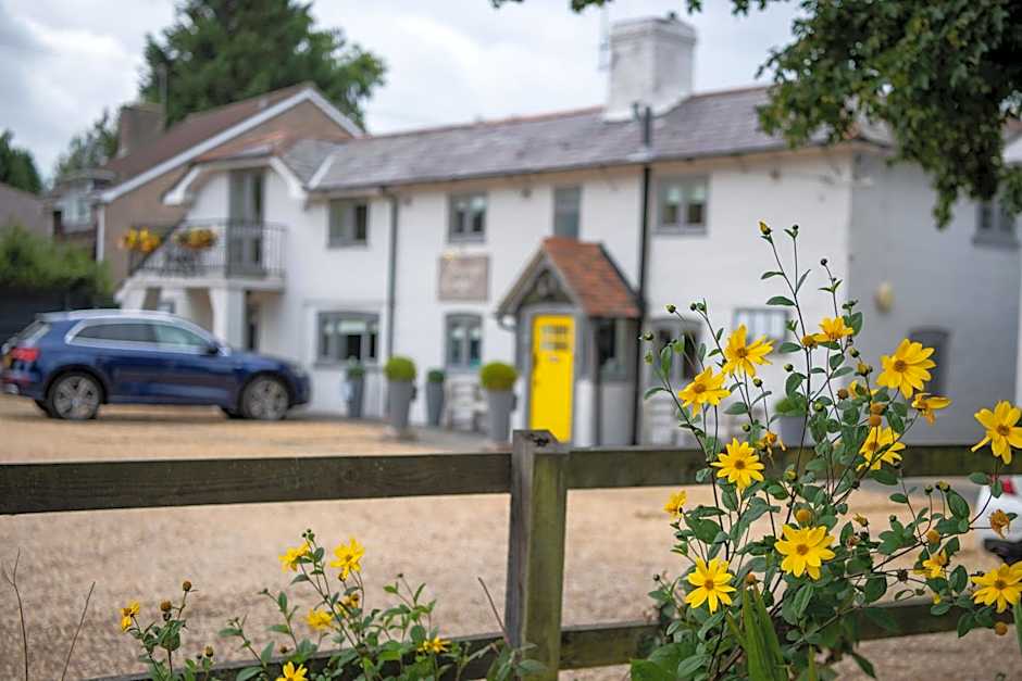 Photo 1 of 50 of Cottage Lodge Hotel