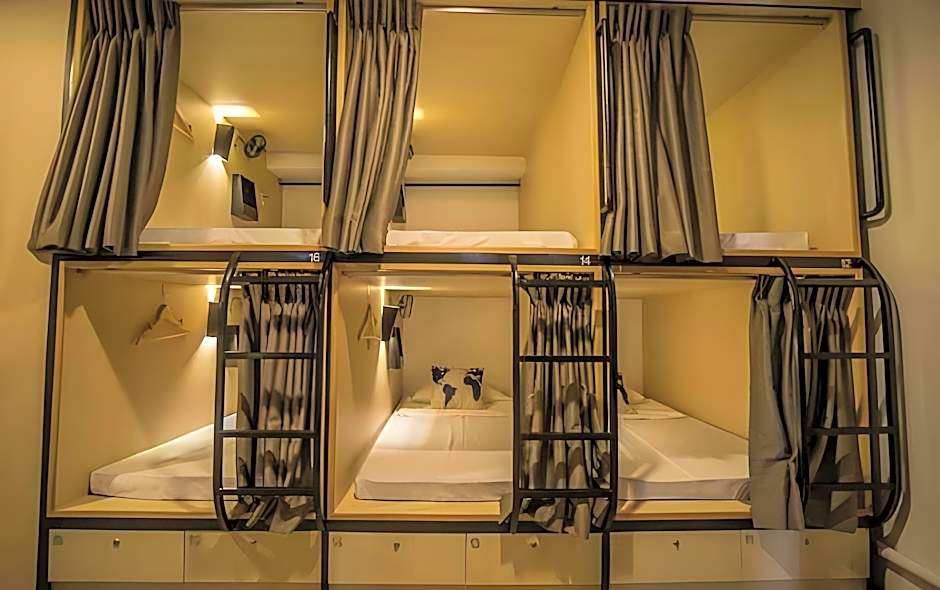 Traveller Bunker Hostel