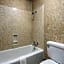 First Inn By OYO Quinter Hwy 70