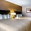 Quality Inn & Suites West Bend