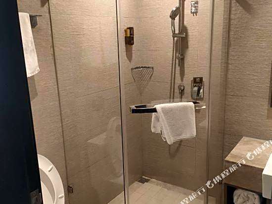 Home Inn Plus (Ningbo Old Bund Tianyi Square)