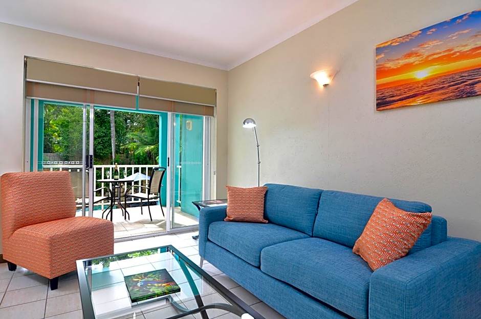 Le Cher Du Monde Adults Only