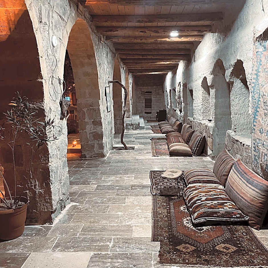 Seven Rock Cave Hotel