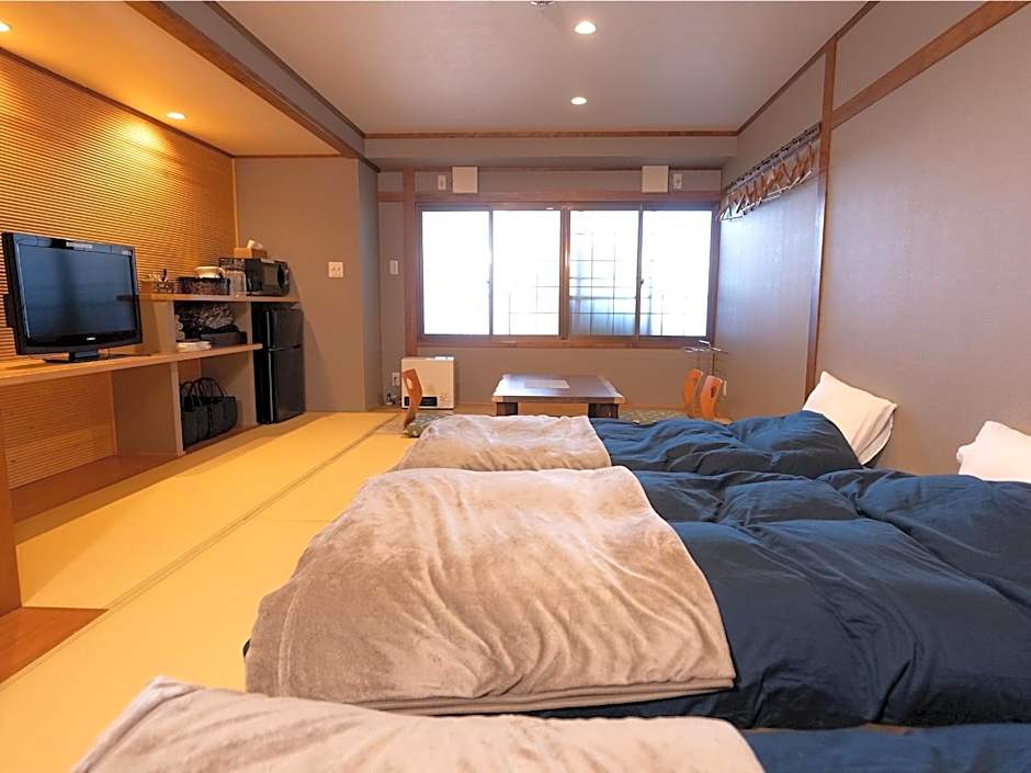 Nozawa Onsen Azegamikan
