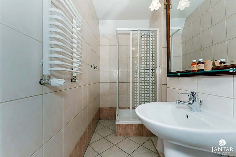 OLECKI Holiday House