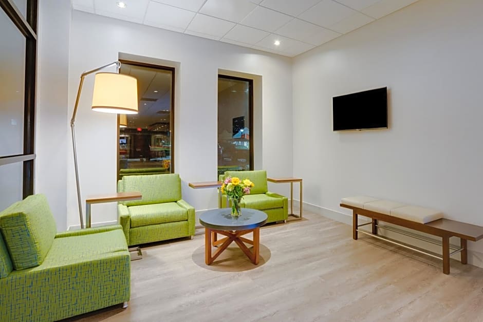Holiday Inn Express & Suites Ft. Washington - Philadelphia By IHG