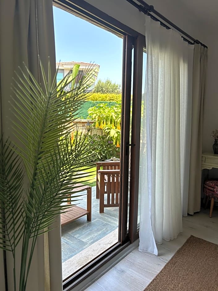 Pupa Alaçatı Butik Otel