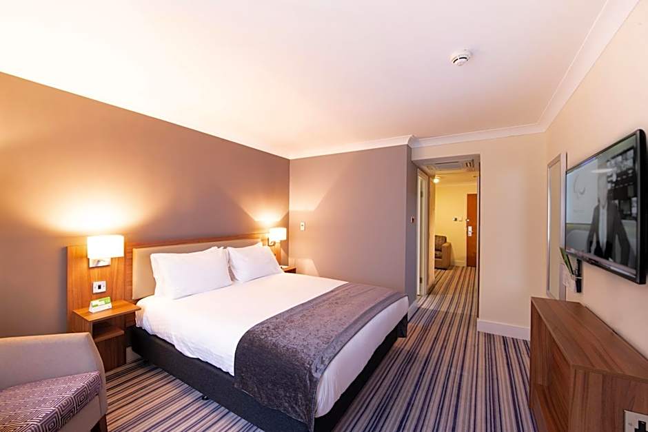 Holiday Inn Cardiff - North M4 By IHG
