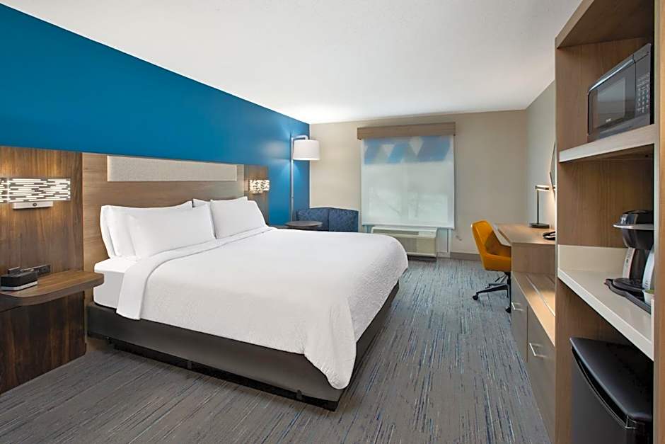 Holiday Inn Express Hotel & Suites Grand Rapids-North By IHG