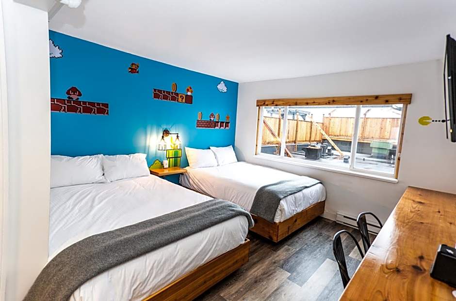 Crash Hotel Squamish