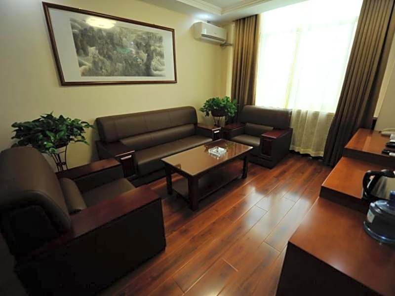 Shell Longnan Lixian Huancheng East Road Hotel
