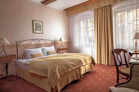 Comfort Double Room with Pool and Sauna Access