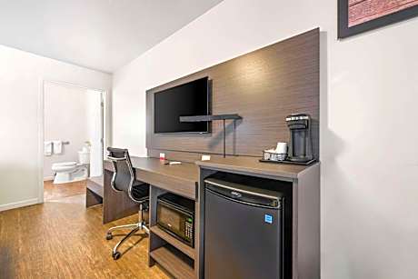 King Room - Non-Smoking