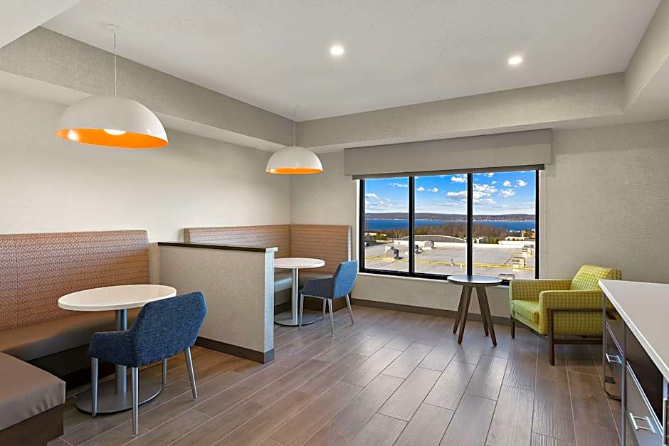 Hampton Inn By Hilton & Suites Petoskey