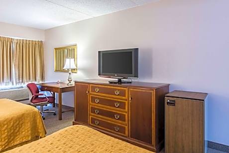 Double Room with Pool View - Non-Smoking