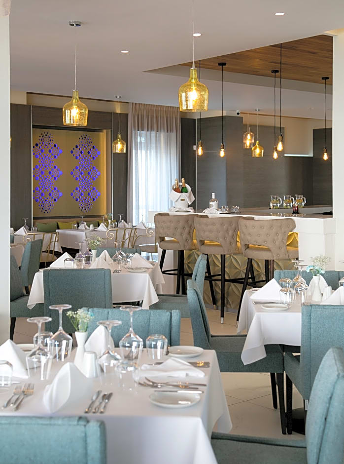 Vangelis Hotel & Suites