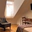 Casa do Bairro by Shiadu