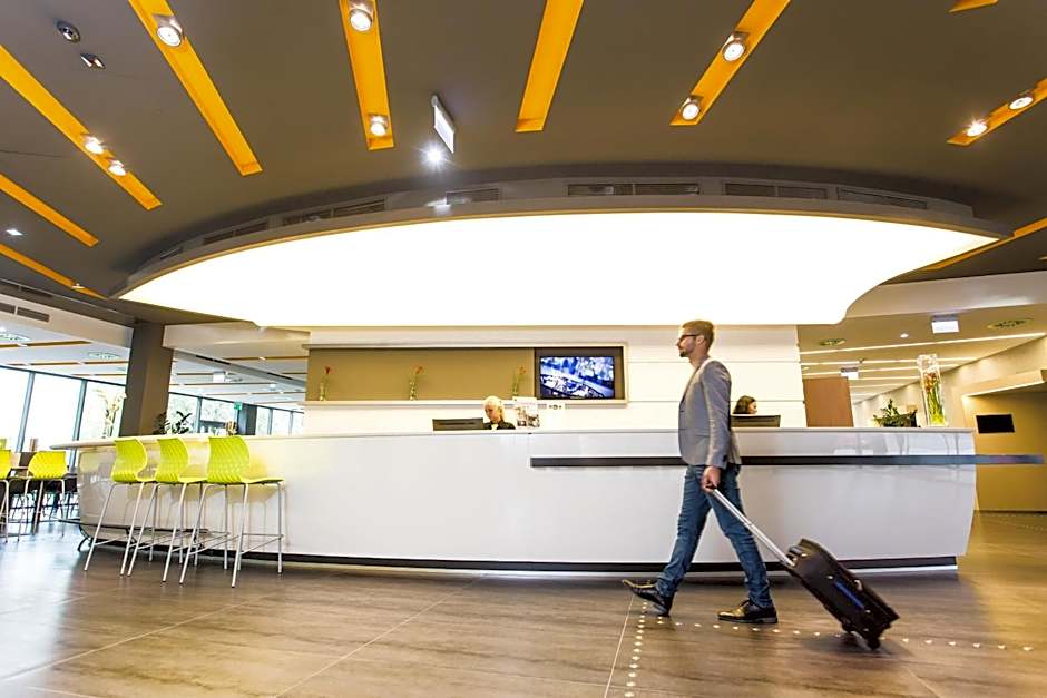 Best Western Plus Lakeside Hotel