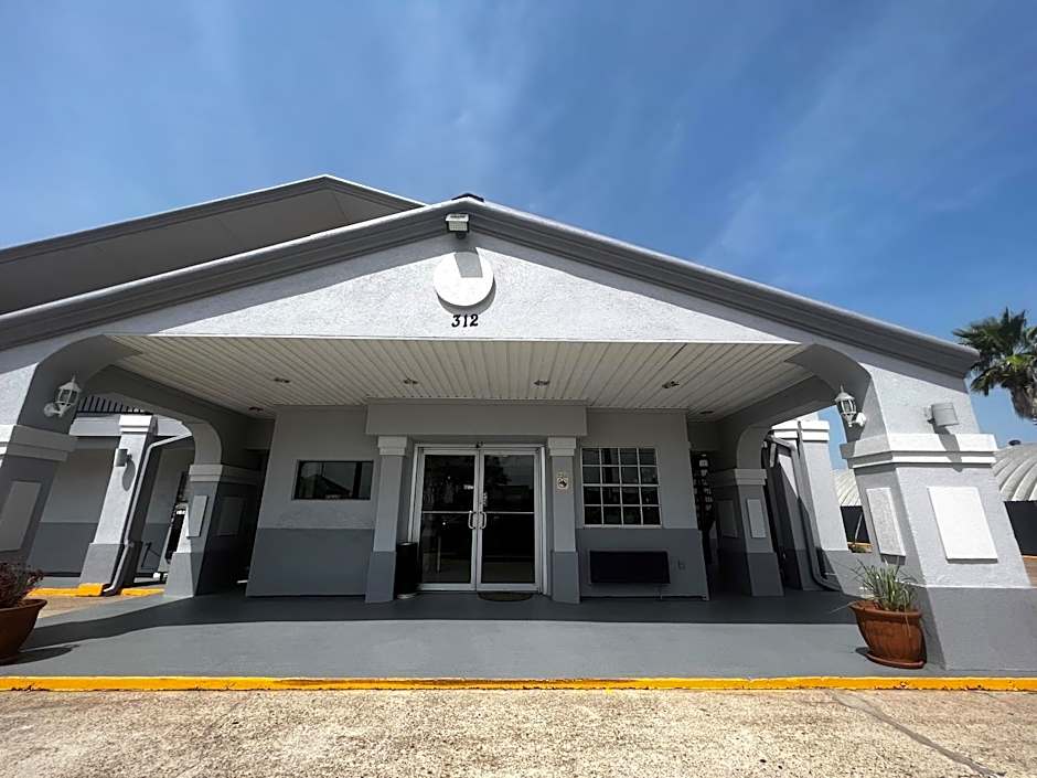 Super 8 by Wyndham La Marque TX/Texas City Area