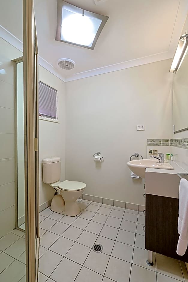 Emerald Central Palms Motel